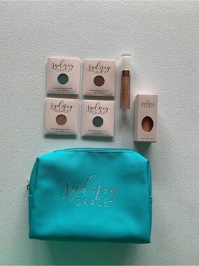 New 7 Piece Sydney Grace Cosmetics Lot Eyeshadows Lipgloss Nailpolish Bag
